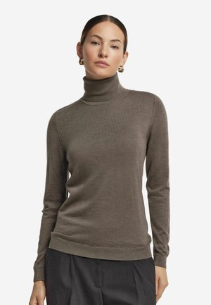 - Sweter