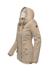 Beige, huva jacka med dragsko, tryckknappar och sidofickor. Den har ett mjukt innerfoder och en logotyp på ärmen.