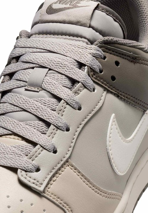 Nike SPORTSWEAR MEN'S SHOES DUNK LOW RETRO - Trainers - college grey cave stone phantom cream ii — photo 6