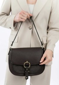 Tamaris CARO - Handtasche - brown