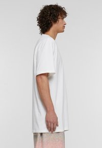 9N1M SENSE FLOWER TEE - Apdrukāts T-krekls - ready for dye