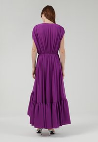 Leem FRILLED - Robe longue - magenta
