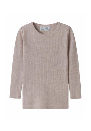 T-shirt à manches longues en maille côtelée beige clair pour enfants, avec un col rond et une étiquette de taille à l'intérieur du col.