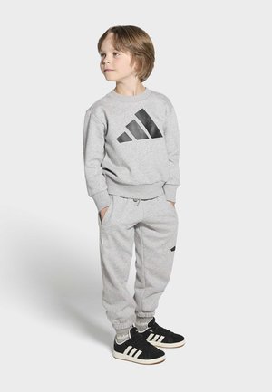 adidas Performance, GRAND COURT 00S EL C UNISEX - Sportieve wandelschoenen - core black/off white/gum