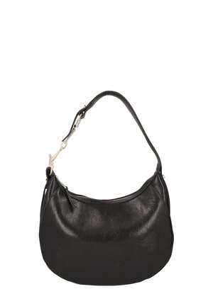 Borsa a mano in pelle sintetica nera con forma curva, tracolla singola e cerniera superiore. Presenta una finitura testurizzata e accessori in metallo.