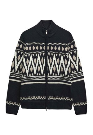 Sweter zapinany na zamek w ciemnoniebieskim kolorze z kremowymi geometrycznymi wzorami. Posiada ściągacze na mankietach oraz wysoki kołnierz dla zapewnienia ciepła.