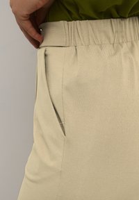 Kaffe KAMALLY - Shorts - chinchilla