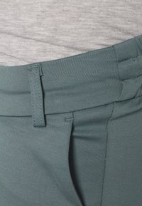 ONLY MATERNITY Short - light green