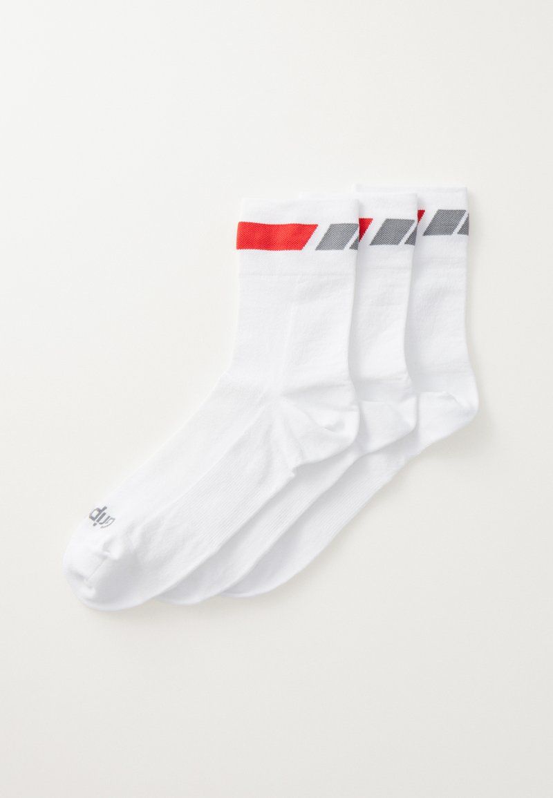 Un conjunto de calcetines de algodón blanco con rayas horizontales en rojo y gris en el puño. Presenta una textura suave y un logotipo en el tobillo.