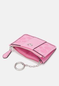 COACH ESSENTIAL MINI ID CARD CASE IN SIGNATURE CANVAS - Peněženka - vivid pink