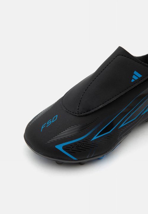 adidas F50 HYPERFAST CLUB VELCRO FIRM GROUND MULTI GROUND CHILDREN UNISEX - Football boots artificial grass - core black/lucid ray blue — foto 6