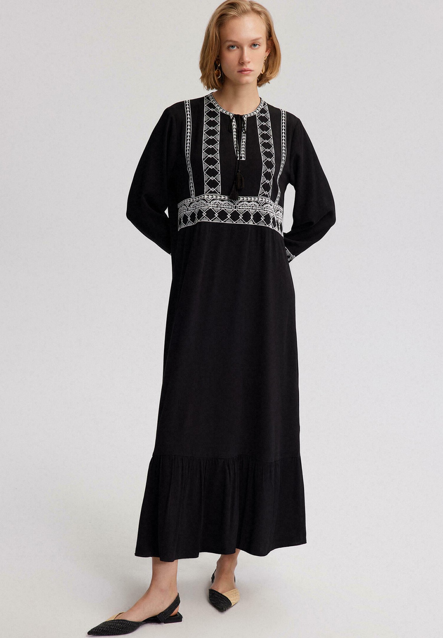 sachin and babi light blue dress Inga Black Strapless Floral Embroidered Maxi Dress