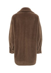 Giacca in pile marrone con vestibilità comoda, colletto a risvolto e polsini con bottone. Tessuto liscio di un colore uniforme senza motivi visibili.