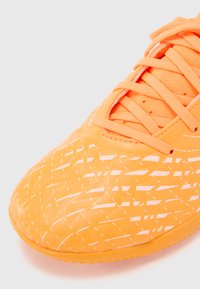 Under Armour MAGNETICO  - Salės futbolo bateliai - blaze orange/squad orange/white