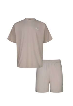 SIKSILK, T-SHIRT AND SHORTS SET - Træningsbukser - beige
