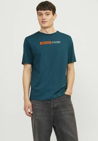 Jack & Jones JJECORP LOGO TEE PLAY O NECK - Camiseta estampada - deep teal