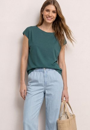 Street One SHIRT MIT BOATNECK UND DEKO-DETAIL - T-shirt basique - mediterra green