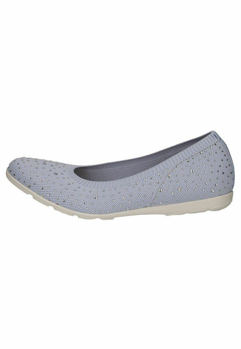 Ballerine tricotée gris clair avec petits strass argentés et semelle blanche flexible.