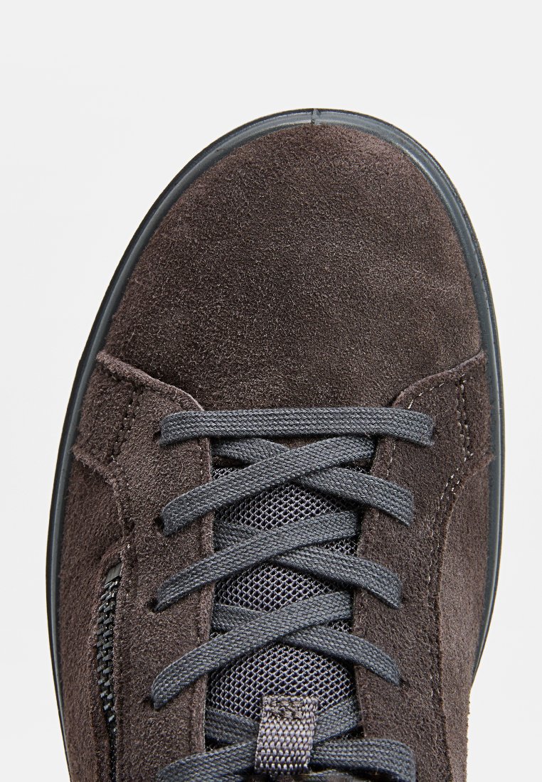 Sneaker low