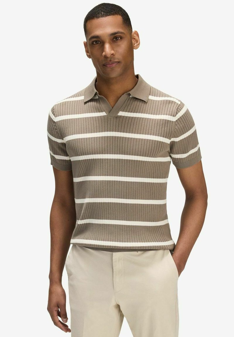 Kortärmad polo i ribbad tyg, med horisontella beige och vita ränder, med en v-ringad krage och avslappnad passform.