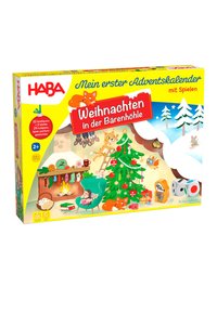 Adventskalenderlåda i klar gult med färgglada illustrationer; visar en mysig vinterscen, djur, ett dekorerat träd och lekfulla spelelement.