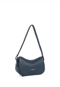 Blauwe leren schoudertas met een gebogen vorm, gouden rits en reliëflogo. Soepele textuur en een enkele verstelbare riem.