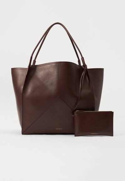 Victoria Beckham XL TOTE - Geantă de pânză - burgundy