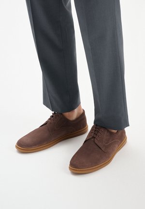 Pantofi casual cu șiret - brown