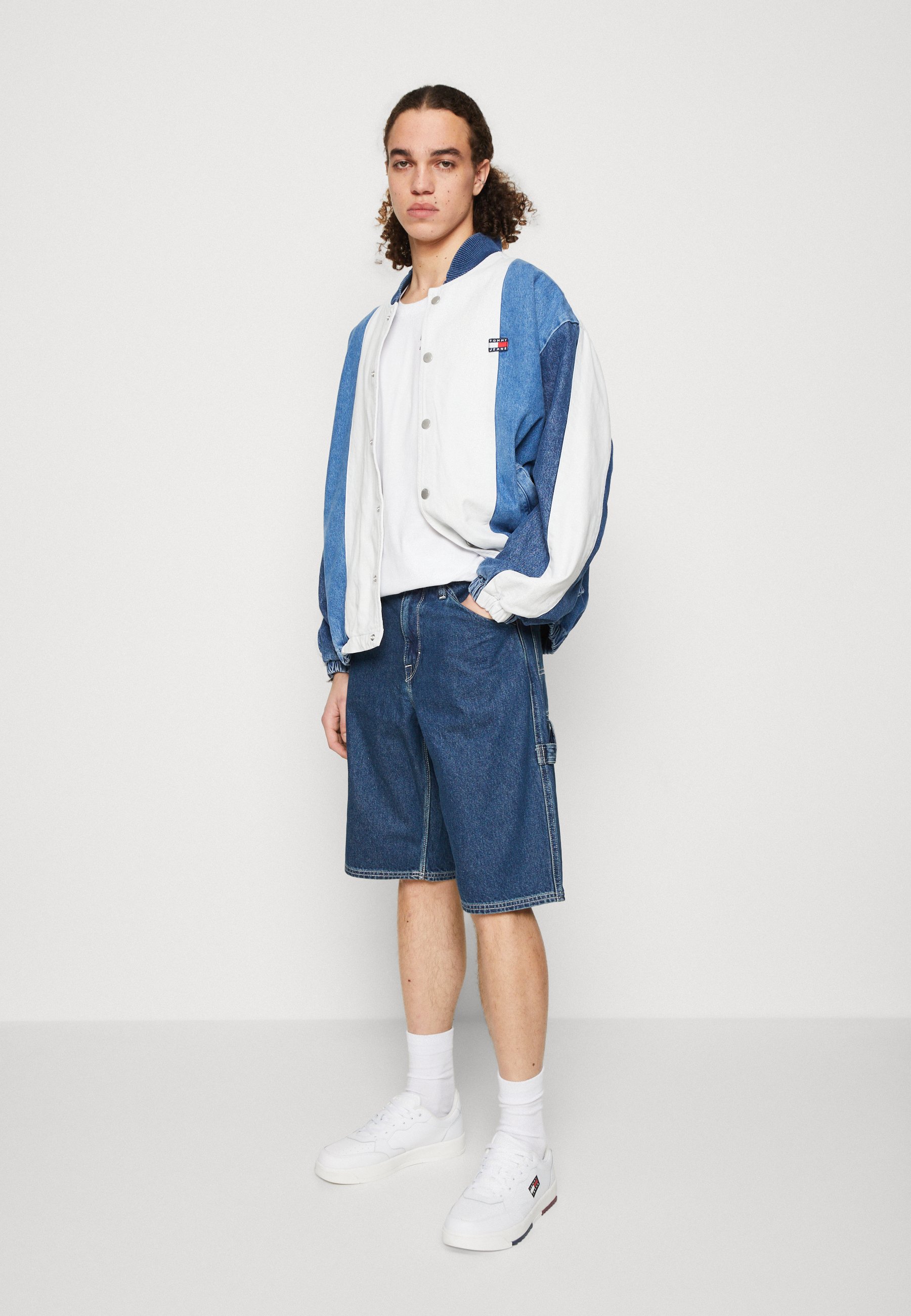 Volcom LABORED UTILITY - Denim shorts - indigo ridge wash