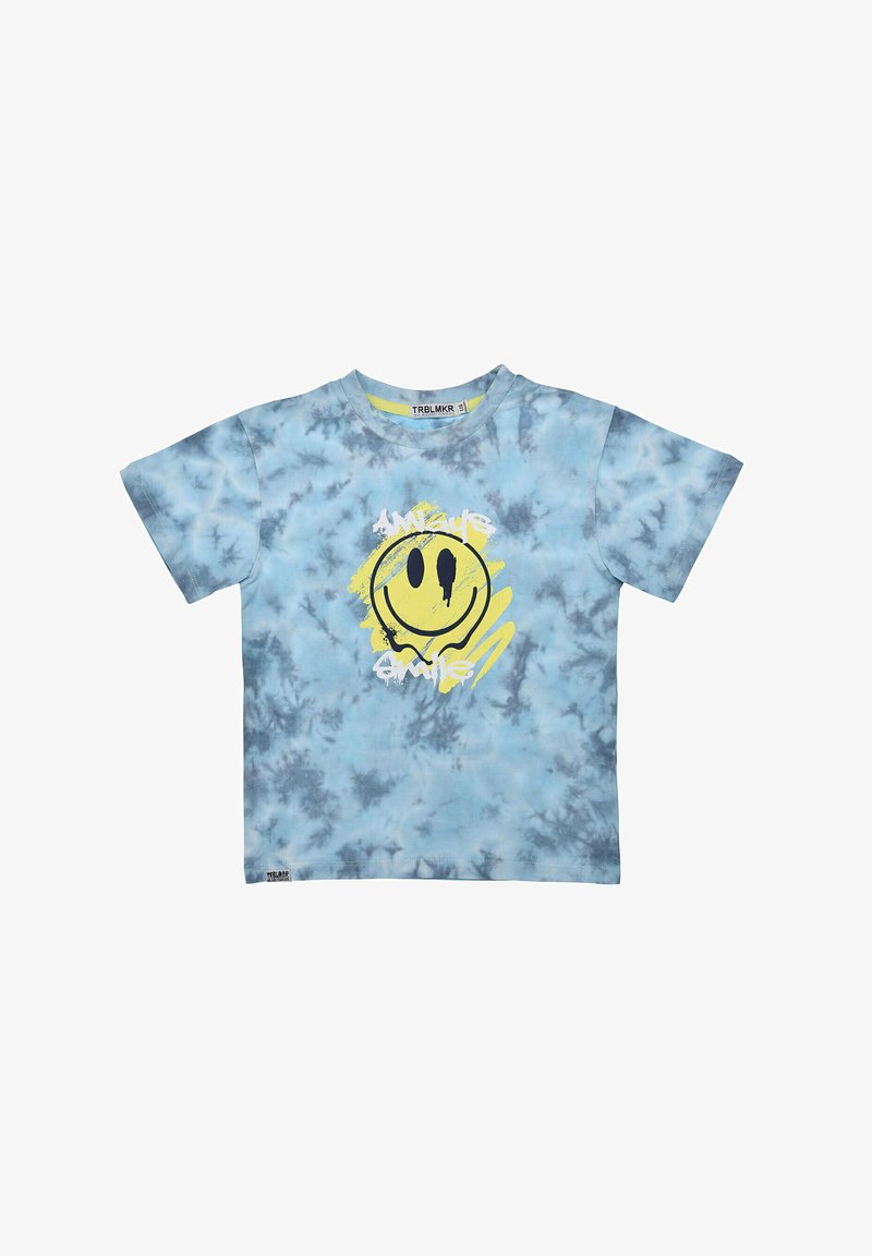 Blaues Batik-T-Shirt aus Baumwolle, mit einem großen gelben Smiley-Gesicht und dem Text "AMAZE SMILE" in Schwarz. Rundhals, kurze Ärmel.