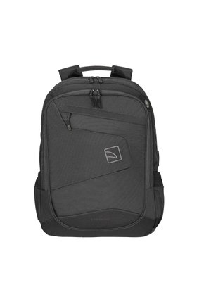 Zaino nero realizzato in tessuto resistente, dotato di un comparto principale con zip, tasche esterne e un logo discreto sul davanti.
