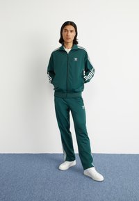 adidas Originals FBIRD - Sweatjakke - mineral green