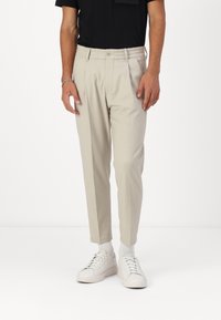 DRYKORN CHASY - Chino - brown