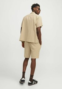 Jack & Jones JORLUKE CRINKLE RESORT SHIRT - Chemise - fields of rye