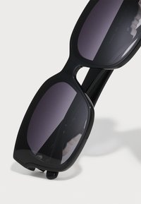 KARL LAGERFELD Sončna očala - black