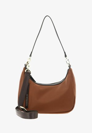 Borsa a mezzaluna marrone con tracolla regolabile nera e ferrature argentate, con etichetta laterale con il nome del marchio.