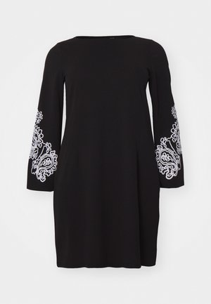 Vero Moda Curve VMCGIRA SHORT DRESS  - Žerzejové šaty - black/white