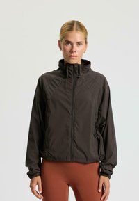 rethinkit studios TRACK  KIA - Trainingsvest - almost black