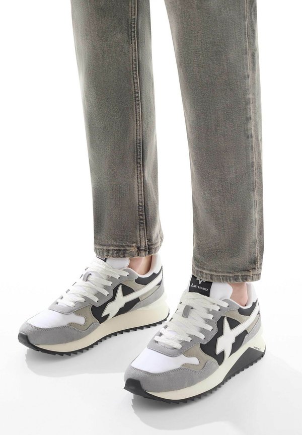 YAK- SNEAKERS - Sneaker low - grau