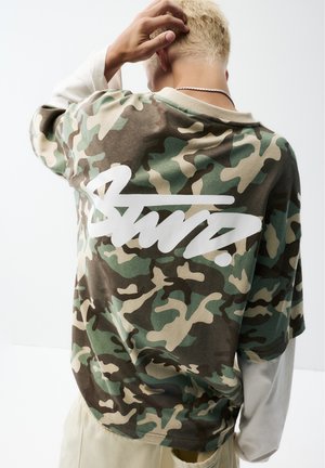 PULL&BEAR, DOUBLE SLEEVE WITH LOGO - T-SHIRT - T-shirt à manches longues - green