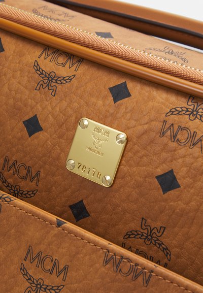 MCM TRAVELER VISETOS TROLLEY CABIN SMALL UNISEX - Lagaminas su ratukais - cognac