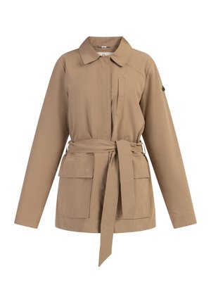 Jachetă utilitară bej, confecționată dintr-un material ușor, având talie cu curea, mâneci lungi, guler și două buzunare aplicate în față.