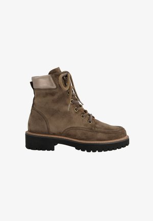 Braune Wildleder-Stiefelette mit gepolstertem metallischen Akzent, runder Zehenpartie, Schnürung und strukturiertem, schwarzem Gummisohle mit Profil.