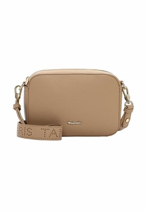Sac bandoulière en cuir beige texturé avec une sangle réglable perforée et un petit logo métallique de la marque à l'avant.