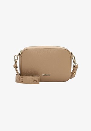 Beżowa, teksturowana skórzana torebka na ramię z regulowanym paskiem z perforacjami oraz małym metalowym logo marki z przodu.