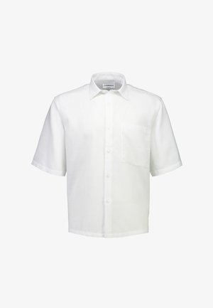 Weißes kurzärmeliges Hemd mit Knopfleiste, einer Brusttasche und einem klassischen Kragen, präsentiert vor einem schlichten weißen Hintergrund.
