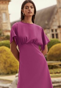 Lipsy FLUTTER SLEEVE UNDERBUST- REGULAR FIT - Velika haljina - pink
