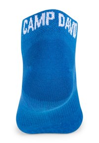 Blauw enkelsokje met witte "CAMP DAVID" tekst gebreid op de boord, weergegeven vanuit de teen- en bovenaanzicht.