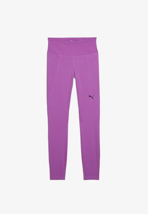 Leggings atletici viola con una vita alta, caratterizzati da cuciture a pannello e un logo nero sul lato sinistro in basso. Texture liscia.