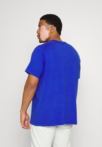 Levi's® Plus T-shirt estampada - surf blue